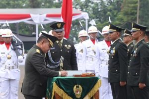 Pangkostrad Hadiri Upacara Prasetya Perwira Pendidikan Pembentukan Perwira TNI AD TA 2023