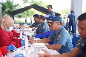Lantamal XII Gelar Donor Darah Bersama PMI Pontianak Dalam Rangka HUT Ke-8 Lantamal XII