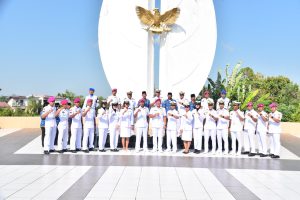 Wadan Lantamal XII Pimpin Ziarah Rombongan di TMP Dharma Patria Jaya