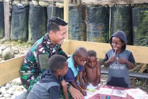 Begini Aksi Ksatria Pandawa Kostrad, Bikin Anak-anak Betah Bermain di Pos