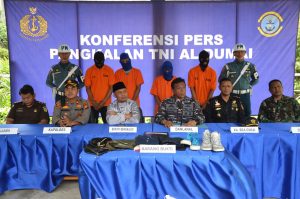 Pangkalan TNI AL Dumai Serahkan KLM Putra Sejahtera 9 Kepada KPPBC TMP C Bengkalis