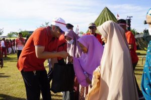 Rayakan HUT Ke-78 RI, Divif 3 Kostrad Gelar Lomba Tarik Panser Badak dan Makanan Sehat Anti Stunting