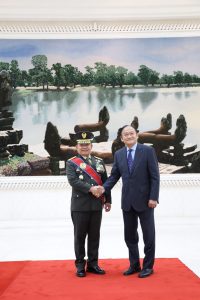 Berjasa Tingkatkan Kerja Sama Militer AD Kedua Negara, Kasad Terima Medali Kehormatan Negara Kamboja