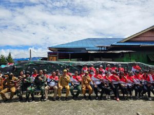 Deklarasi Merah Putih, Satgas Yonif PR 330/Tri Dharma Bentangkan Bendera Raksasa di Sarang OPM