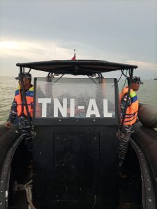 Pos TNI AL Tanjung Medang Laksanakan SAR Orang Tenggelam di Perairan Selat Malaka