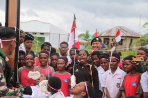 Semarak Sambut HUT ke-78 RI, 500 Pelajar dan Mama Mama di Distrik Keneyam Nduga Serbu Pos Satgas Yonif MR 411 Kostrad