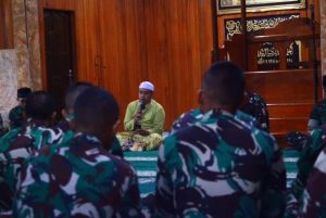 Yonif Raider 754/ENK Gelar Doa Bersama dalam Rangka HUT Ke-78 RI