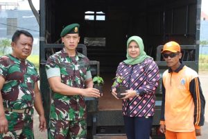 Pangkostrad Berikan Bantuan 1000 Polybag Bibit Cabe Kepada Kelurahan Kamal