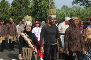 Meriahkan Hari Kemerdekaan, Prajurit Yonif Para Raider 502 Ujwala Yudha Laksanakan Karnaval