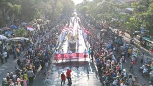 Meriahkan Perayaan HUT RI Ke-78 di Kota Surakarta dan Kabupaten Sukoharjo, Yonif Mekanis Raider 413 Unjuk Gigi Dengan Tarian Gregah Rojomolo serta Tampilkan Kendaraan Taktis