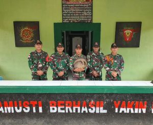 Si “Manis Javanicus” Langka diselamatkan Dari Tindakan Penyelundupan Oleh Satgas Yonarmed 10 Kostrad