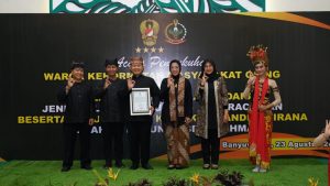 Dianggap Pemimpin Yang Menjaga Persatuan Bangsa, Kasad Dikukuhkan Sebagai Warga Kehormatan Masyarakat Osing