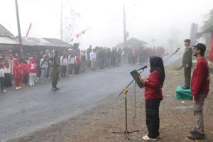 Pengibaran Bendera Raksasa Merah Putih Oleh Tim Dakibu Yonif Raider 303 Kostrad