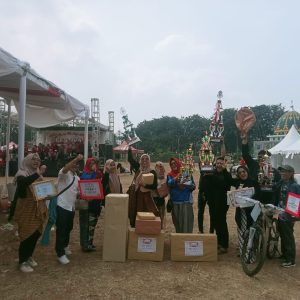 Siti Sopiah (Lurah Margahayu Bekasi) Bangga Kelurahan Margahayu Menjadi Juara Umum Tahun 2022 & 2023 Acara Festival Budaya Patriot Bekasi Timur