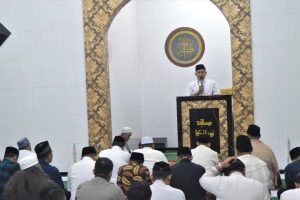 Bupati Jember Laksanakan Safari Sholat Subuh Berjamaah di Masjid Nur Inka Brigif Raider 9 Kostrad