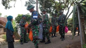 Takjub, Disela-sela Latihan UST Yonarhanud 1 Kostrad Bakti Sosial