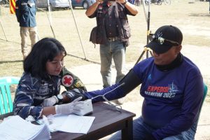 Wadan Lantamal XII Serahkan Bendera Estafet Route Putih Expedisi Maritim 2023 Kepada Danlanal Ketapang