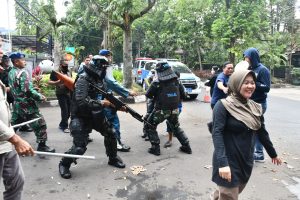 Pangkalan TNI AL Bandung Didemo, Pasukan Dakhura Pukul Mundur Pengunjuk Rasa