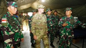 Tim Patobrig Yonkes 2 Kostrad Terima Kunjungan Pangdivif 2 Kostrad Bersama Dengan Komandan Divisi Ke – 25 Infanteri Hawai United States Army