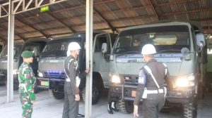 Terapkan Disiplin Berkendara, Yonif Mekanis Raider 413 Kostrad Laksanakan Sosialisasi dan Pengecekan Kendaraan Bermotor