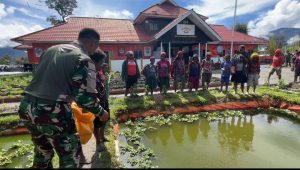 Awalnya Gempar Sekarang Tak Gentar, Senyum Bahagia Warga Intan Jaya Melihat Monster Afrika Tumbuh Besar