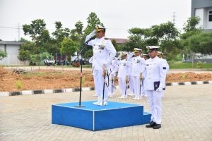 Upacara Peringatan Hari Ulang Tahun TNI Angkatan Laut Ke-78 di Lantamal XII