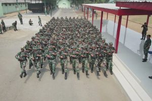 Pangdivif 1 Kostrad Tinjau Latihan Defile Yonif 305 Kostrad
