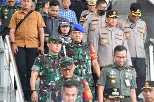 Komandan Lanal Bandung Sambut Presiden RI Dalam Rangka Kunjungan Kerja di Wilayah Jawa Barat