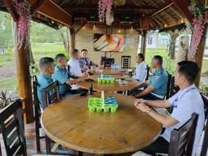 Pentingnya Keselamatan dan Tertib Administrasi Kapal Ikan, Lanal Simeulue Laksanakan Koordinasi Dengan Kepala Pelabuhan Perikanan Teluk Sinabang dan DKP Simeulue