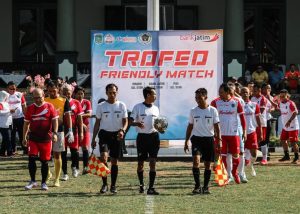 Batalyon Zeni Tempur 10 Bersama Polri dan Unsur Forkopimda Melaksanakan olahraga bersama