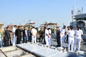LANTAMAL III JAKARTA IKUTI KUNJUNGAN KE KAPAL PERANG INDIA INS KOLKATA (D63)