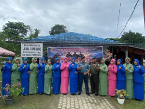 Sambut HUT TNI Ke-78, Lanal Simeulue Bersama Kodim 0115/Simeulue Laksanakan Bakti Sosial dan Pelayanan Kesehatan Kepada Masyarakat