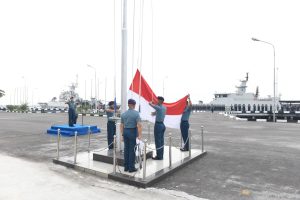 Dansatrol Lantamal I Pimpin Upacara Bendera
