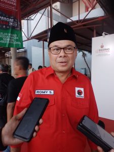 Romy Berjanji Akan Mensosialisasikan Teknologi Ini Kepada Para Petani Untuk Membantu Petani Dalam Membajak, Irigasi & Menemukan Sumber Air, Terutama Jika Sungai Terdekat Terlalu Jauh