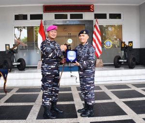 DANLANTAMAL III JAKARTA PIMPIN PENYERAHAN JABATAN ASLOG DANLANTAMAL III JAKARTA