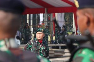 Pangdivif 3 Kostrad Laksanakan Latihan Gladi Kotor sebagai Calon Komandan Upacara Peringati HUT ke-78 TNI