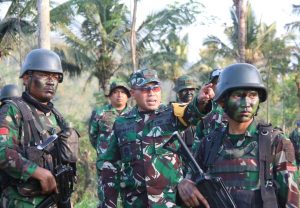 Kasdivif 2 Kostrad Tinjau Langsung Pelaksaan Lattis Tingkat Tim Yonif Raider 509 Kostrad TA 2023