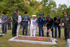 Danlanal Lhokseumawe Bertindak Sebagai Irup Ziarah Nasional Dalam Rangka HUT Ke-78 TNI Tahun 2023