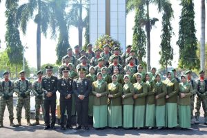 Dandenma Brigif Raider 9 Kostrad Ikuti Upacara Ziarah TMP Menyambut HUT Ke-78 TNI