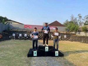 Adu Kemahiran Menembak, Prajurit Yonif 413 Kostrad Ikuti Lomba Menembak Kapolresta Surakarta Cup