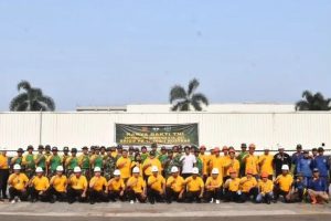 Brigif 17 Kostrad Kostrad Laksanakan Karya Bakti Bersihkan Sungai Kali Baru