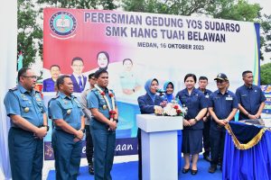 Ketua Umum Jalasenastri Resmikan Gedung Yos Soedarso SMK Yayasan Hang Tuah Cabang Belawab