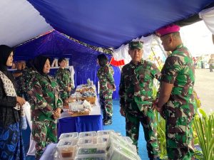 DANLANTAMAL III JAKARTA KUNJUNGI STAN BAZAR LANTAMAL III JAKARTA