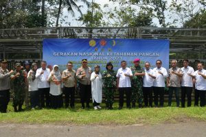 Dalam Rangka HUT Ke-78 TNI Tahun 2023, TNI AL Lanal Bandung Laksanakan Gerakan Nasional Ketahanan Pangan Tahun 2023