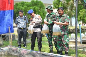 Danlanal Dumai Bersama Forkopimda Tabur Ribuan Benih Nila dan Lele serta Tanam Bibit Jagung di Mako Lanal Dumai