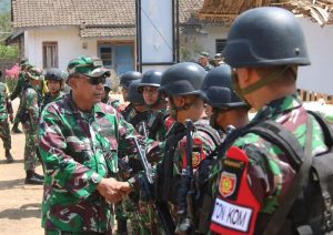Staf Latihan Angkatan Darat Tinjau Pelaksanaan Latsiap Pratugas Yonif 509 Kostrad TA 2023