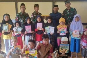 Satgas Pamtas RI-Malaysia Yonarmed 10 Kostrad Menjadi Tenaga Pendidik di TPQ Thoriqul Jannah