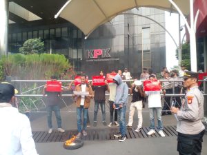 Diklaim KEBAL HUKUM! RUSMAN EMBA DAN GOMBERTO TAK KUNJUNG DI TAHAN