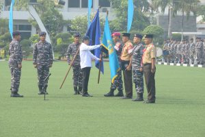 DANLANTAMAL III JAKARTA HADIRI PELEPASAN SATGAS PELANTARA XI DAN BAKSOS SAIL TELUK CENDERAWASIH 2023