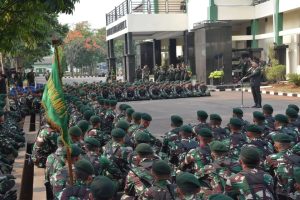 Pangdivif 1 Kostrad Pimpin Upacara Peringatan Hari Pahlawan di Madivif 1